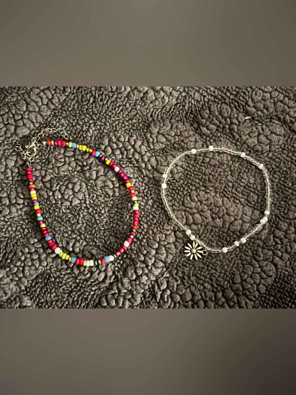 Beaded Multicolor & Clear Daisy Charm Bracelet Set